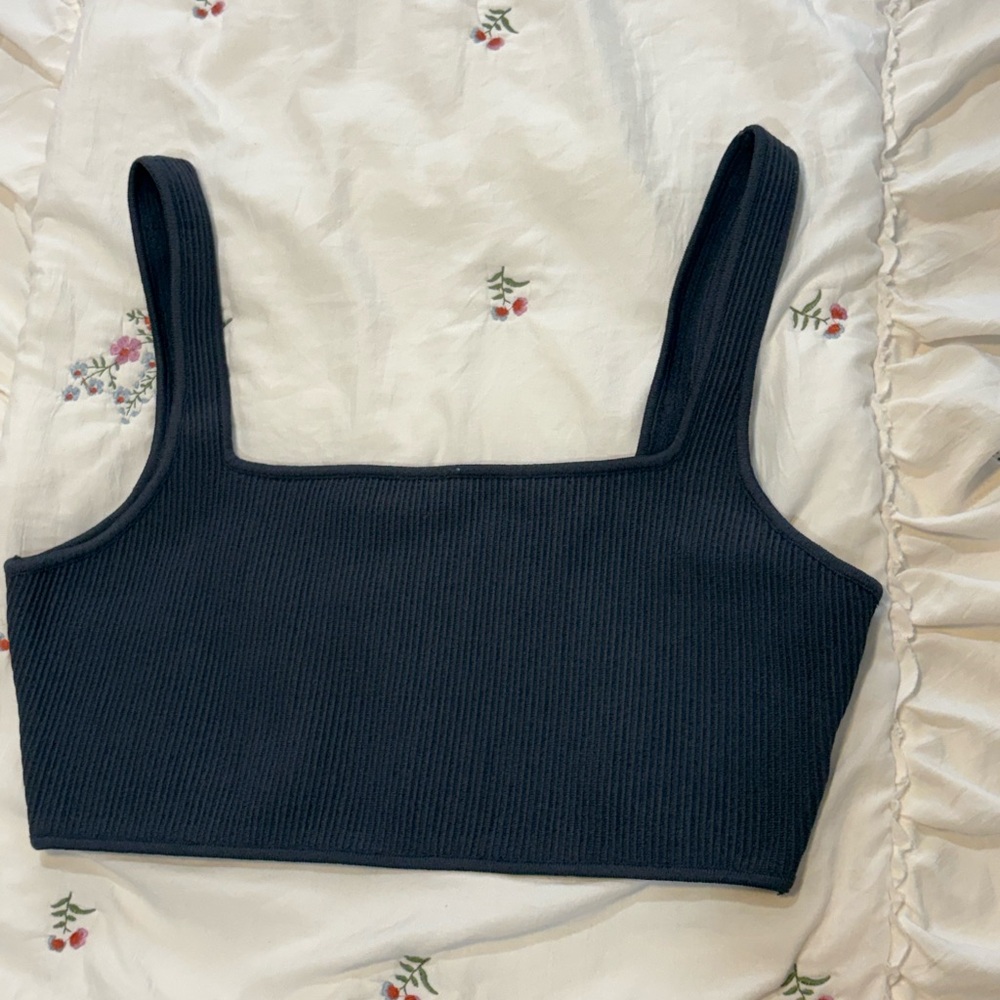 Kendall & Kylie Dark Blue Ribbed Crop Top new never worn it’s really thick